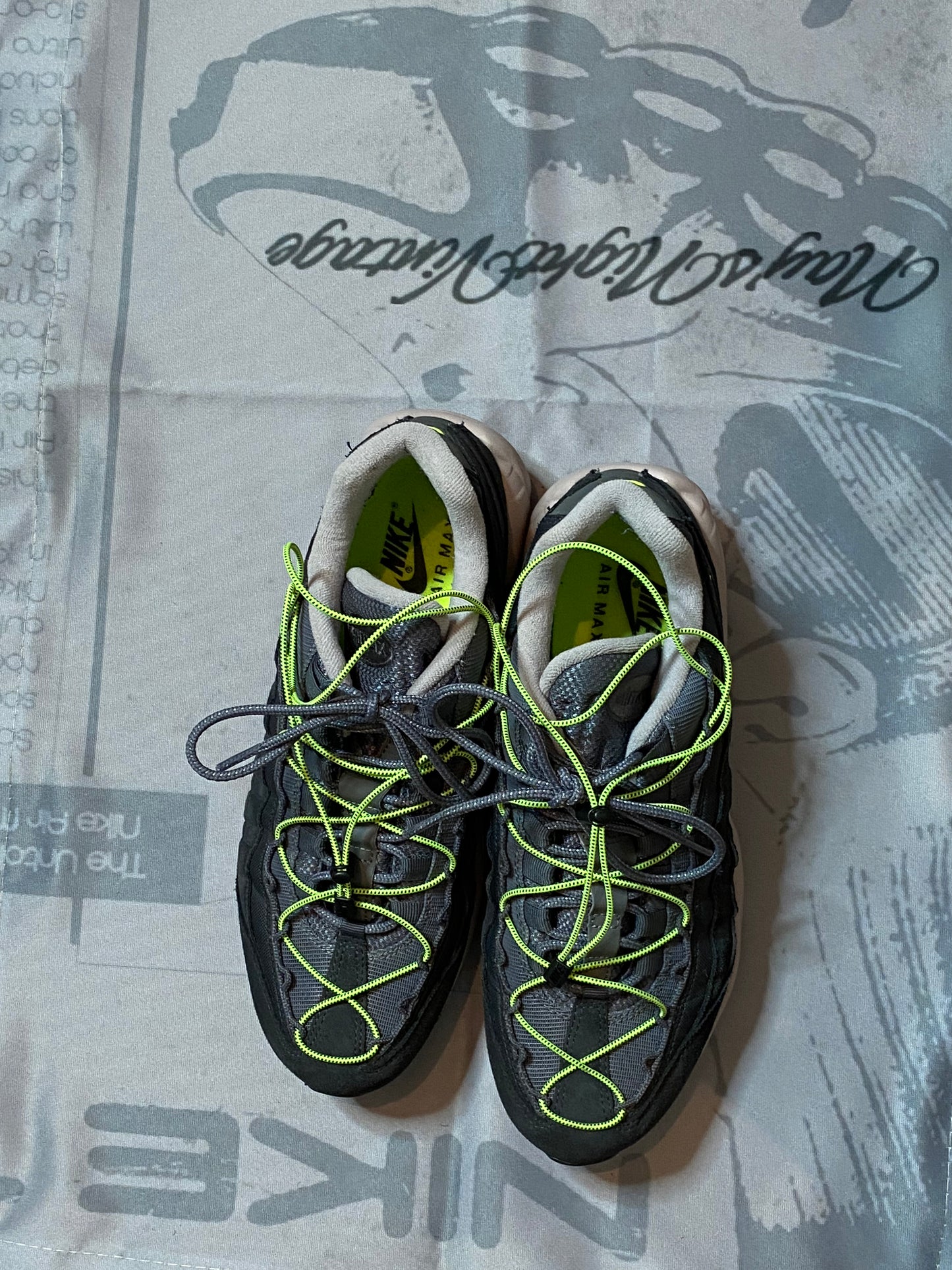 Nike Air Max 95 Speed Lacing Off Noir Volt